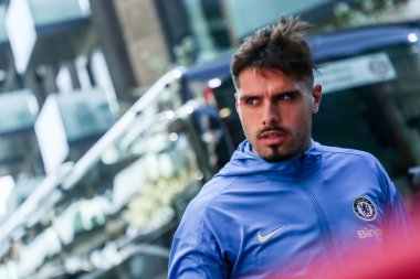 Chelsea 'den Pedro Neto, Premier League karşılaşması öncesinde Londra' daki Gtech Community Stadyumu 'nda 6 Nisan 2025' te Brentford 'a karşı Chelsea maçında Gtech Community Stadyumu' na geldi.