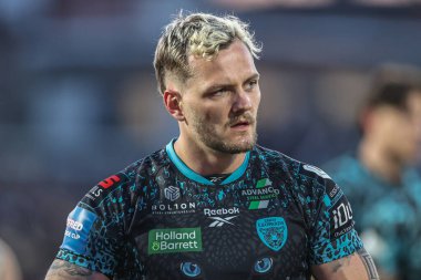 Leigh Leoparları 'ndan Ethan O' neill 4 Nisan 2025 'te Birleşik Krallık' ın Wakefield Stadyumu 'nda oynanan Betfred Challenge Kupası çeyrek final maçında ısınma turunda Wakefield Trinity, Leigh Leopards' a karşı.