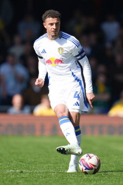 Leeds United takımından Ethan Ampadu, Luton Town - Leeds United maçında 5 Nisan 2025 'te Kenilworth Road, Luton, İngiltere' de karşılaştı.