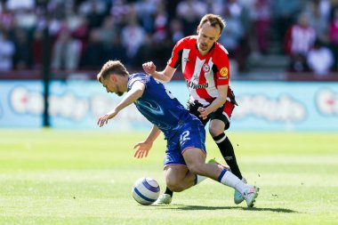 Chelsea 'den Kiernan Dewsbury-Hall, Brentford Premier League karşılaşmasında Mikkel Damsgaard' ın Chelsea 'ye karşı oynadığı The Gtech Community Stadyumu, Londra, 6 Nisan 2025