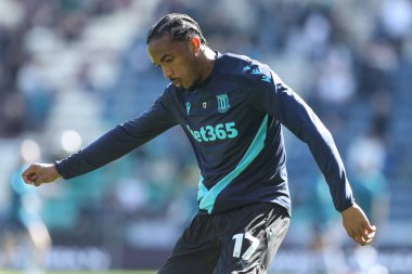 Stoke City 'den Eric Bocat, 5 Nisan 2025' te İngiltere 'nin Deepdale kentinde oynanan Preston North End-Stoke City maçında ısınıyor.