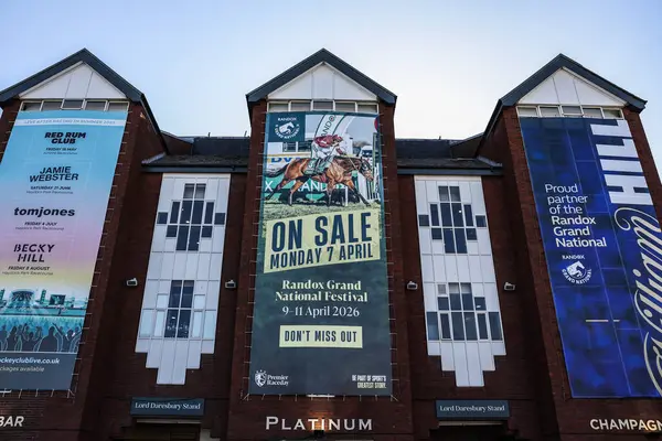 Aintree 'nin, 5 Nisan 2025' te Aintree Yarış Pisti, Liverpool 'da düzenlenen Randox Grand National 2025 Günü' ndeki genel manzarası.