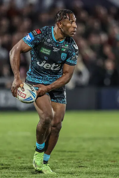 Leigh Leopar takımından Edwin Ipape 4 Nisan 2025 'te Birleşik Krallık' ın Wakefield Stadyumu 'nda oynanan Betfred Challenge Kupası çeyrek final maçında Wakefield Trinity, Leigh Leopards' a karşı.