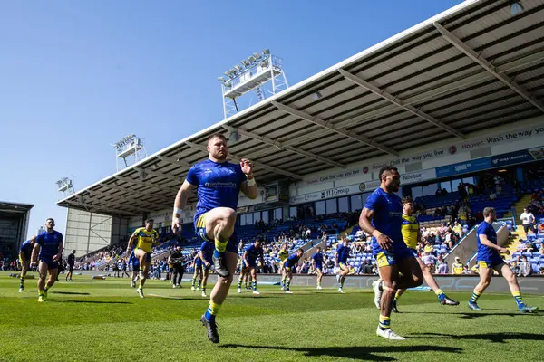 Warrington Wolves takımından Luke Yates, Betfred Challenge Kupası çeyrek final maçı öncesinde Halliwell Jones Stadyumu, Warrington, İngiltere 'de 5 Nisan 2025' de oynanan Warrington Wolves-St Helens maçında ısındı.