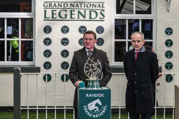 Bir P McCoy, nam-ı diğer Tony McCoy, 5 Nisan 2025 'te Aintree Yarış Pisti' nde düzenlenen Ulusal Ulusal Randoks Günü 'nde Büyük Ulusal Kupa ile ITV' ye konuştu.