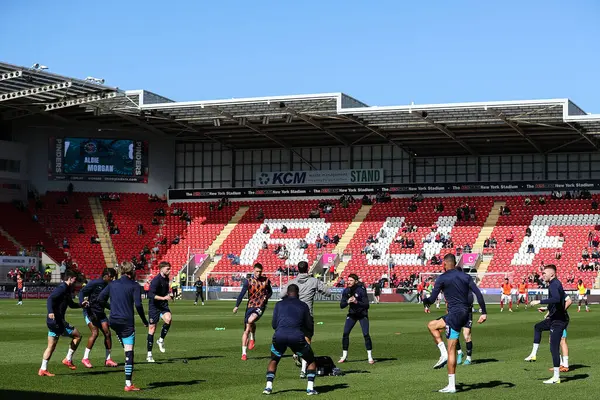 Blackpool oyuncuları maç öncesi ısınma maçı öncesinde 5 Nisan 2025 'te New York, Rotherham, İngiltere' de oynanan maçta Rotherham United ile Blackpool karşılaşacak.