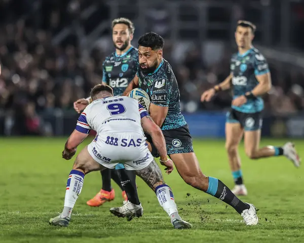 Wakefield Trinity 'den Liam Hood, Wakefield Stadyumu' nda oynanan Betfred Challenge Kupası çeyrek final maçında Leigh Leopards 'a karşı Wakefield Stadyumu, Wakefield, Birleşik Krallık 4 Nisan 2025' te oynanan karşılaşmada Leopards 'tan Isaac Liu yendi.