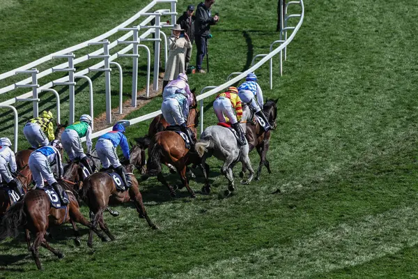 Oran McGill 'in bindiği köprülerin inşaatı, 5 Nisan 2025' te İngiltere 'nin Liverpool şehrinde düzenlenen 3.