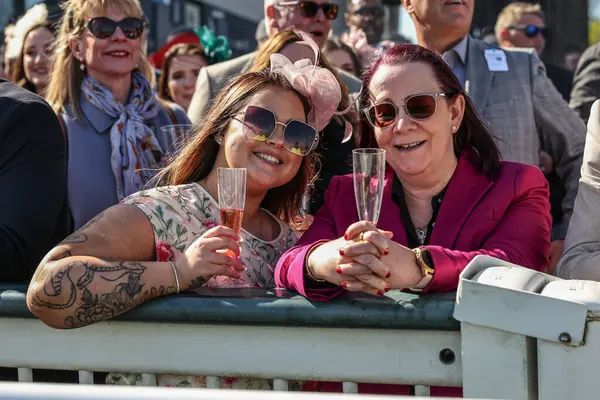 Randox Grand National 2025 'te yarışa katılanlar 3. Gün Aintree Yarış Pisti, Liverpool, 5 Nisan 2025