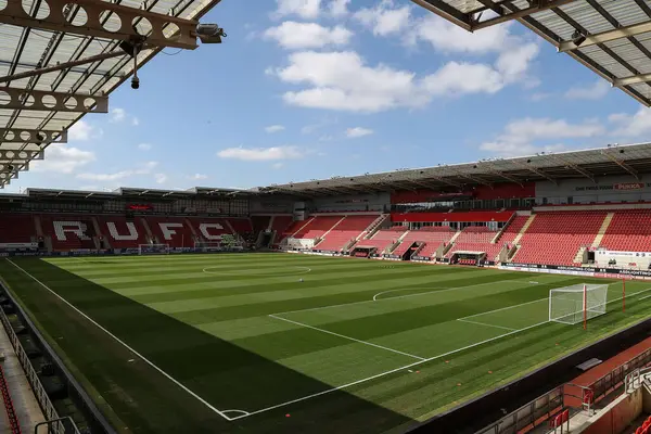 New York Stadyumu 'nun genel görünümü, Rotherham United' ın 5 Nisan 2025 'te New York Stadyumu' nda oynanan Sky Bet Lig 1 maçının önündedir.