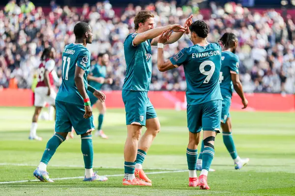 Premier Lig maçı sırasında West Ham United, Bournemouth 'a karşı Londra Stadyumu, Londra, 5 Nisan 2025