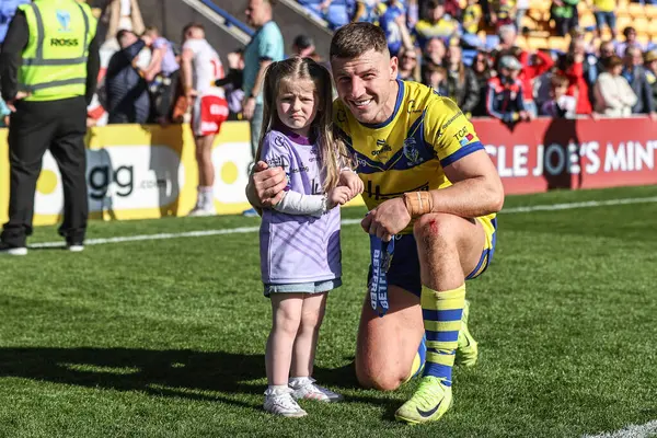 Warrington Wolves 'dan George Williams, Betfred Challenge Kupası çeyrek final maçı sırasında Warrington Wolves St. Helens' e karşı Halliwell Jones Stadyumu, Warrington, İngiltere, 6 Nisan 2025