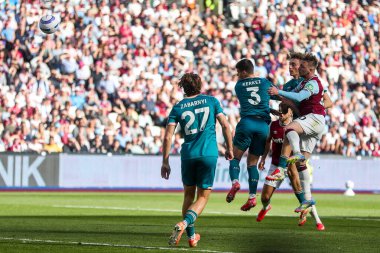 West Ham United takımından Jarrod Bowen, Premier League maçında 5 Nisan 2025 'te Londra Stadyumu' nda West Ham United 'a karşı Bournemouth maçında 2-1 berabere kaldı.