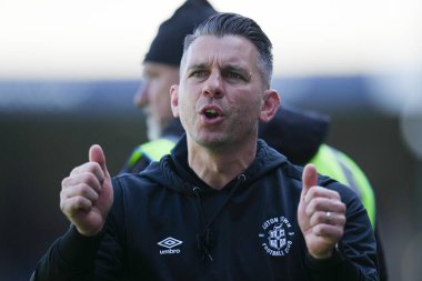 Luton Town 'un Matt Bloomfield Yöneticisi, Luton Town - Leeds United maçından sonra 5 Nisan 2025, Kenilworth Road, Luton, İngiltere