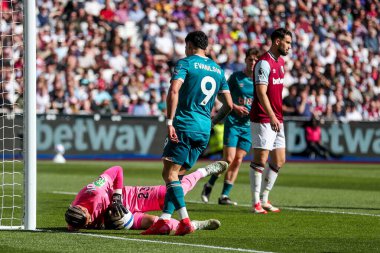 West Ham United takımından Alphonse Areola, Premier League maçında, West Ham United 'ın Bournemouth' a karşı Londra Stadyumu 'nda 5 Nisan 2025' de yaptığı maçta kurtarış yaptı.