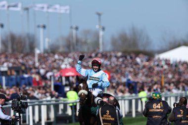 Stan Sheppard 'ın sürdüğü Cruz Kontrol, 5 Nisan 2025' te Aintree Yarış Pisti 'nde düzenlenen Randox Grand National 2025 Ulusal Günü' nde 14: 30 'da William Hill Handicap Chase' i kazandı.