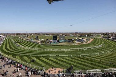 Aintree 'nin, 5 Nisan 2025 tarihli Randox Grand National 2025 Ulusal Günü' nde Aintree Yarış Pisti 'nde genel bir görüntüsü.