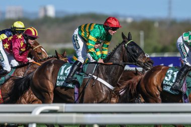 5 Nisan 2025, Aintree Yarış Pisti, Liverpool, Birleşik Krallık 'ta düzenlenen Randox Grand National 2025 Ulusal Günü' nde James Bowen tarafından binilen Chantry House.