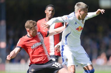 Leeds United 'dan Jol Piroe ve Luton Town' dan Jordan Clark Gök İddia Şampiyonası maçında Luton Town - Leeds United - Kenilworth Road, Luton, İngiltere, 5 Nisan 2025