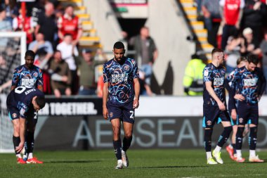 Blackpool oyuncuları, 5 Nisan 2025 'te New York Stadyumu, Rotherham, İngiltere' de oynanan ve Rotherham United 'a karşı oynanan 1.