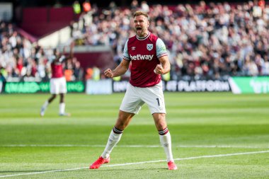 West Ham United takımından Niclas Fullkrug, 5 Nisan 2025 'te Londra' daki Londra Stadyumu 'nda oynanan Premier League maçında 1-1 kazanma hedefini kutluyor.