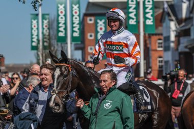 Jack Tudor 'un sürdüğü Derin Mağara, 5 Nisan 2025' te Aintree Yarış Pisti, Liverpool 'da düzenlenen Randox Grand National 2025 Günü' nde 13: 20 William Hill En İyi Fiyat Engelli Engelli Engellisini Kazandı.