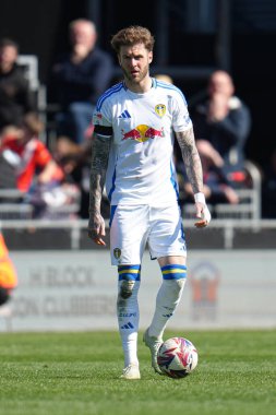 Leeds United takımından Joe Rodon 5 Nisan 2025 'te Luton Town - Leeds United maçında Kenilworth Road, Luton, İngiltere' de karşılaştı.