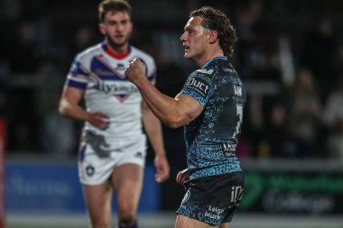 Leigh Leoparları 'ndan Lachlan Lam, Birleşik Krallık' ın Wakefield şehrinde bulunan DIY Kitchens Stadyumu 'nda oynanan Betfred Challenge Kupası çeyrek final maçında şansını kutluyor.