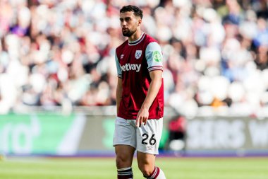 West Ham United takımının oyuncusu Maximilian Kilman, Premier League maçında West Ham United 'ın Bournemouth' a karşı 5 Nisan 2025 'te Londra' daki Londra Stadyumu 'nda maçını izliyor.