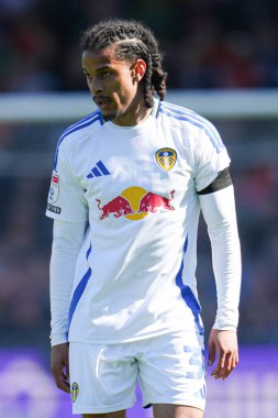 Leeds United 'dan Isaac Schmidt Gök İddia Şampiyonası maçında Luton Town, Leeds United' a karşı Kenilworth Road, Luton, İngiltere 'de 5 Nisan 2025