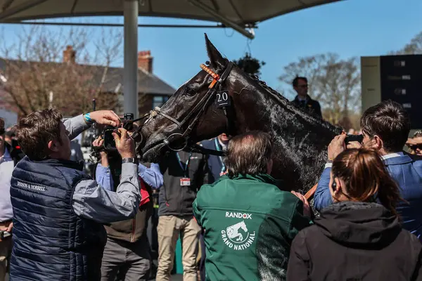 Jack Tudor 'un sürdüğü Derin Mağara, 5 Nisan 2025' te Aintree Yarış Pisti, Liverpool 'da düzenlenen Randox Grand National 2025 Günü' nde 13: 20 William Hill En İyi Fiyat Engelli Engelli Engellisini Kazandı.