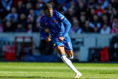 Chelsea 'den Noni Madueke Premier Lig karşılaşmasında Brentford Chelsea' ye karşı Gtech Community Stadyumu, Londra, İngiltere, 6 Nisan 2025