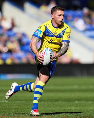 Warrington Wolves 'tan Marc Sneyd, 5 Nisan 2025' te Halliwell Jones Stadyumu, Warrington, İngiltere 'de oynanan Warrington Wolves-St Helens maçında Betfred Challenge Kupası çeyrek final maçında maç yapıyor.