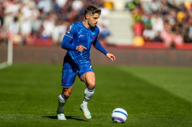 Chelsea 'den Pedro Neto Premier Lig karşılaşmasında topla koşuyor Brentford Chelsea' ye karşı Gtech Community Stadyumu, Londra, Birleşik Krallık, 6 Nisan 2025