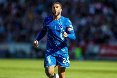 Chelsea 'den Reece James Premier Lig maçında takım talimatlarını veriyor Brentford Chelsea' ye karşı Gtech Community Stadyumu, Londra, İngiltere, 6 Nisan 2025