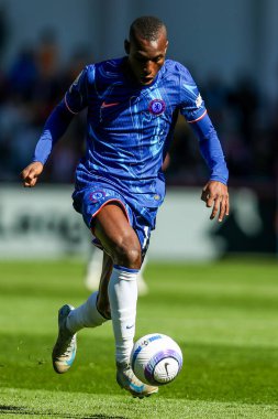 Chelsea 'den Nicolas Jackson Premier Lig karşılaşmasında topla koşuyor Brentford Chelsea' ye karşı Gtech Community Stadyumu, Londra, İngiltere, 6 Nisan 2025