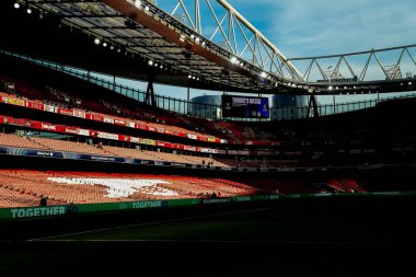 UEFA Şampiyonlar Ligi çeyrek final maçından önce Emirates Stadyumu 'nda güneş batıyor. Arsenal, Real Madrid' e karşı, 8 Nisan 2025 tarihinde, Londra, Emirates Stadyumu 'nda.