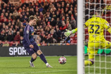 Leeds United takımından Patrick Bamford topu kaleye soktu ancak 8 Nisan 2025 'te Middlesbrough - Leeds United Riverside Stadyumu, Middlesbrough, Birleşik Krallık' ta oynanan Sky Bet Şampiyonası maçında ofsayt için gol atılamadı.