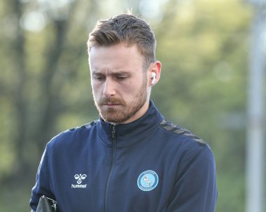 Wycombe Wanderers takımından Norris, 8 Nisan 2025 'te John Smith Stadyumu' nda oynanan Huddersfield Town-Wycombe Wanderers maçı öncesinde stadyuma geldi.