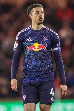 Leeds United takımından Ethan Ampadu, Middlesbrough - Leeds United maçında Riverside Stadyumu, Middlesbrough, Birleşik Krallık, 8 Nisan 2025