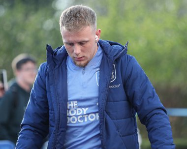 Huddersfield Town 'dan Joe Taylor, 8 Nisan 2025' te John Smith Stadyumu 'nda Huddersfield Town ile Wycombe Wanderers arasındaki Sky Bet 1 karşılaşması öncesinde stadyuma geldi.