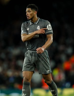 Real Madrid 'den Jude Bellingham takıma UEFA Şampiyonlar Ligi çeyrek final maçı sırasında Emirates Stadyumu' nda Arsenal 'e karşı Real Madrid maçında talimat verdi.