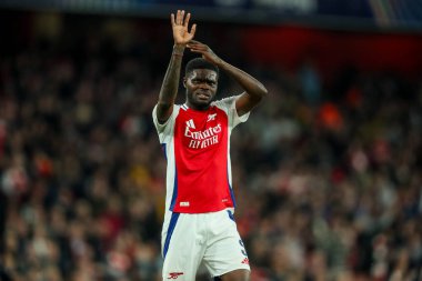 Arsenal 'li Thomas, UEFA Şampiyonlar Ligi çeyrek final maçının ardından 8 Nisan 2025' te Londra, Emirates Stadyumu 'nda oynanan Arsenal - Real Madrid maçının ardından takımların galibiyetini kabul ediyor.