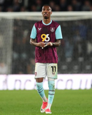 Burnley takımından Jaidon Anthony, 8 Nisan 2025 tarihinde İngiltere 'nin Derby şehrinde oynanan Derby County-Burnley maçında...