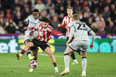 Sheffield United 'dan Callum O' Hare ve Millwall Şampiyonası 'nda Millwall' dan Aidomo Emakhu Bramall Lane, Sheffield, Birleşik Krallık 'ta 8 Nisan 2025' de oynanan Sheffield United ve Millwall maçında top için mücadele ettiler.
