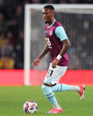 Burnley 'den Jaidon Anthony, 8 Nisan 2025' te İngiltere 'deki Pride Park Stadyumu' nda oynanan Derby County - Burnley maçında maç yapıyor.