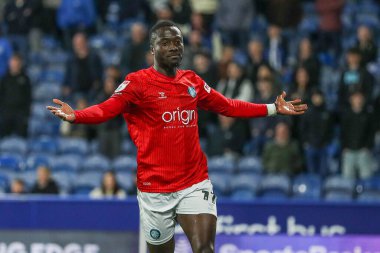 Wycombe Wanderers takımından Daniel Udoh, 8 Nisan 2025 'te John Smith Stadyumu' nda oynanan Huddersfield Town-Wycombe Wanderers maçında 1-0 berabere kalma golünü kutluyor.