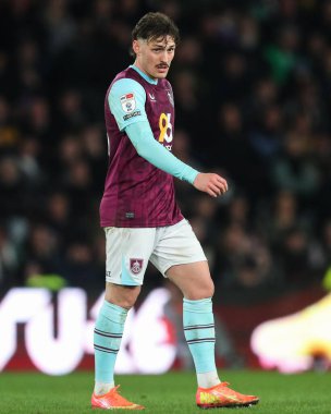 Burnley takımından Connor Roberts 8 Nisan 2025 tarihinde İngiltere 'nin Derby şehrindeki Pride Park Stadyumu' nda oynanan Derby County - Burnley maçında
