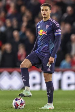 Leeds United takımından Ethan Ampadu, Middlesbrough - Leeds United maçında Riverside Stadyumu, Middlesbrough, Birleşik Krallık, 8 Nisan 2025