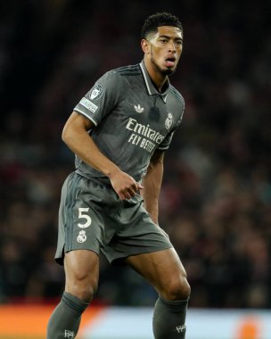 Real Madrid 'den Jude Bellingham, UEFA Şampiyonlar Ligi çeyrek final maçı sırasında Emirates Stadyumu' nda Arsenal 'e karşı Real Madrid, Londra, 8 Nisan 2025